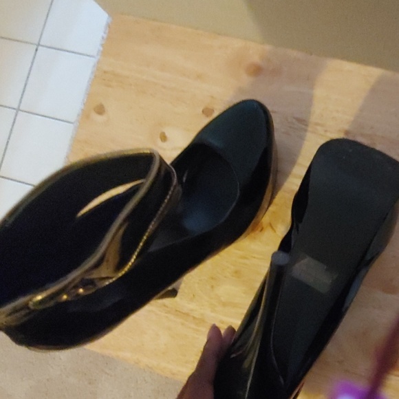 High heels - Picture 2 of 3